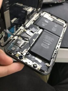Чому люди все частіше ремонтують смартфони замість покупки нових? Ремонт телефонів Дніпро